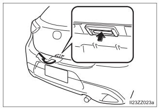 Toyota Yaris. Opening and Closing the Liftgate/Trunk Lid